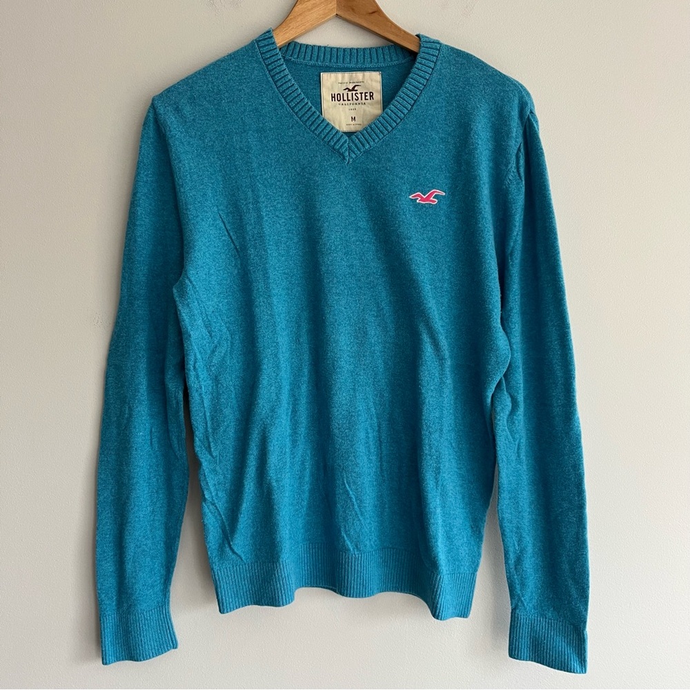 Hollister Y2K Men's Teal V-Neck Sweater Medium